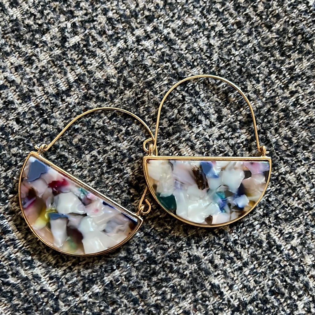 CC California Gold And Acrylic Earrings 8$